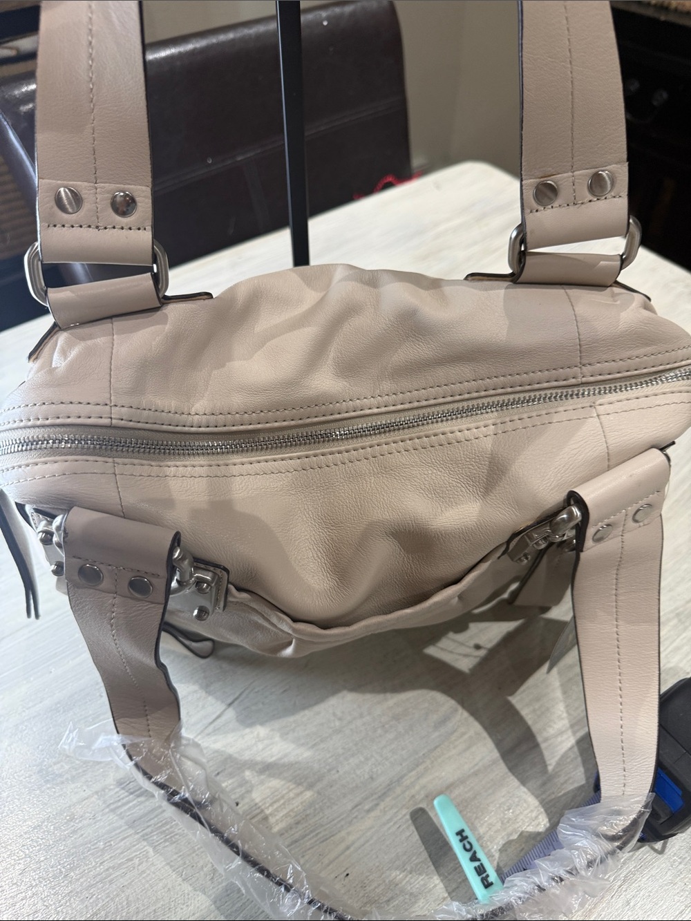 Vintage Y2K B. makowsky Cream Pebble Leather Shoulder Bag with Silver Hardware - Picture 7 of 11